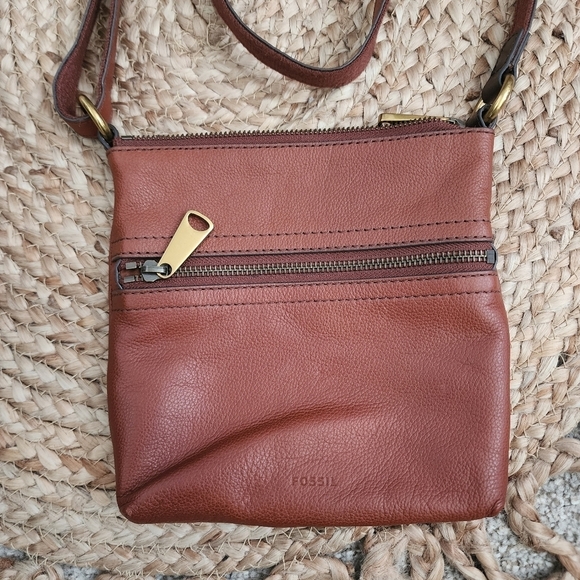Fossil Voyager Pebble Cow Hide Leather Small Square Crossbody Brown - Picture 3 of 13